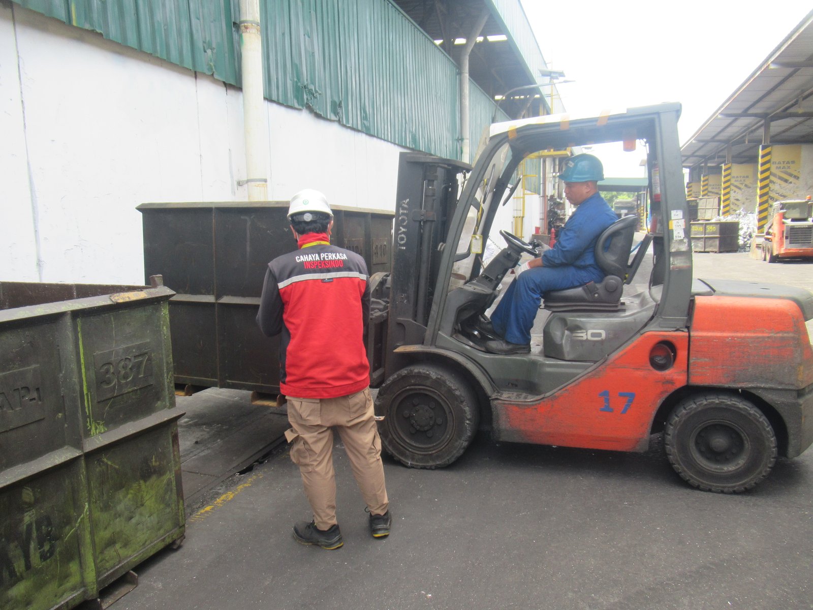 Forklift
